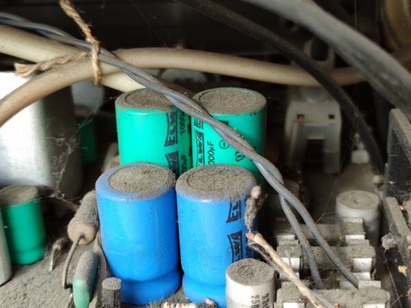 Kondensatory w radioodbiorniku Śnieżnik