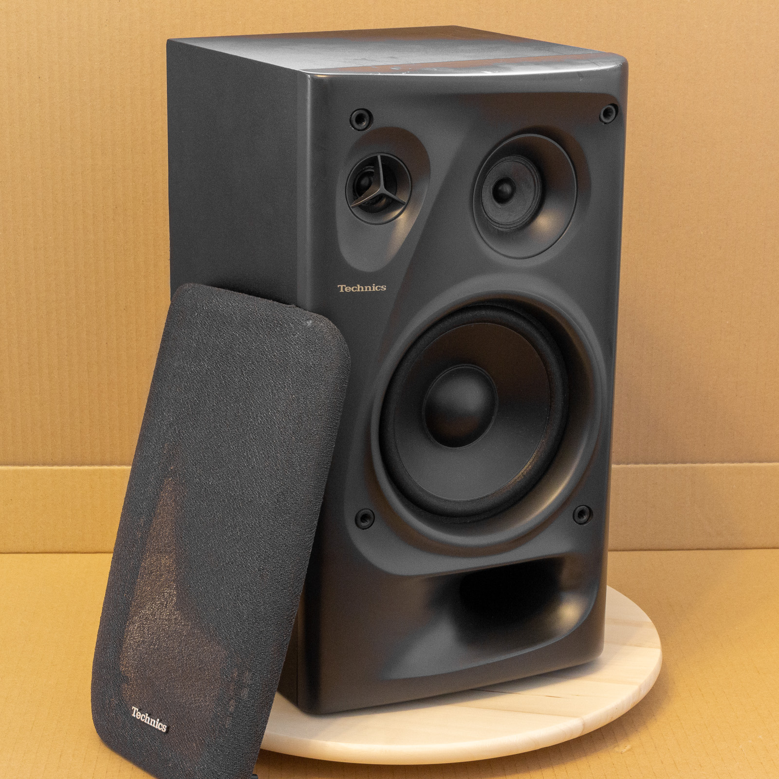 Technics SB-CH550 - Front