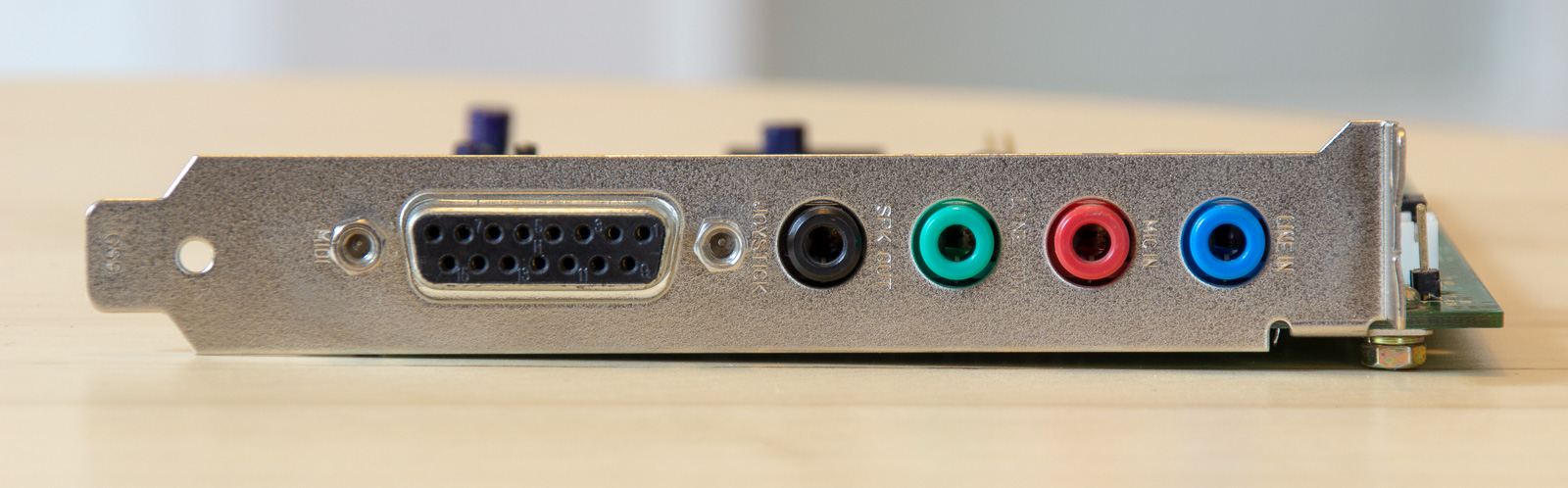 Złącza na karcie SoundBlaster AWE64